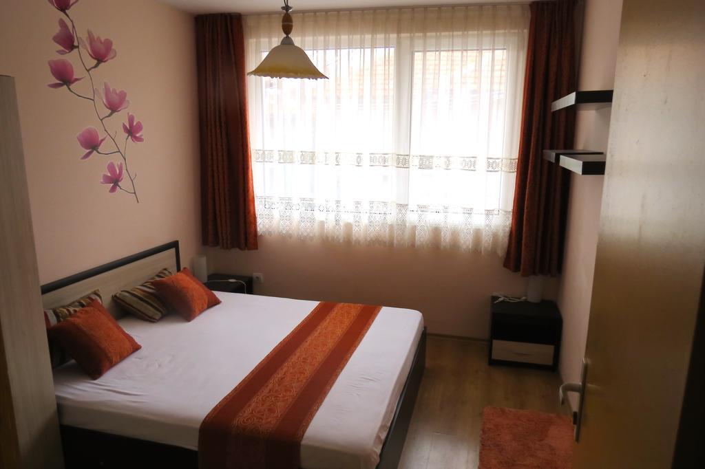 Family Hotel Lebed Nesebar Room photo