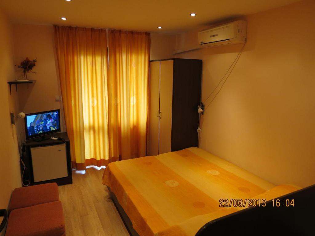 Family Hotel Lebed Nesebar Room photo